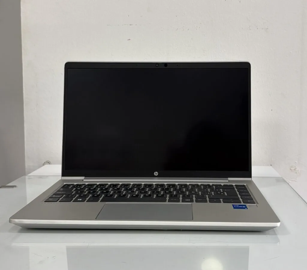 HP ProBook 640 G8 · i5-1135G7 · 8 GB · 512 GB SSD NVMe · 14" FHD 2 HP ProBook 640 G8